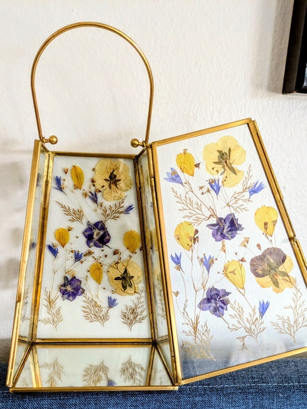 5x7 Terrain Decorative Candle Holder – Glass & Gold Metal – Inset Dried Florals